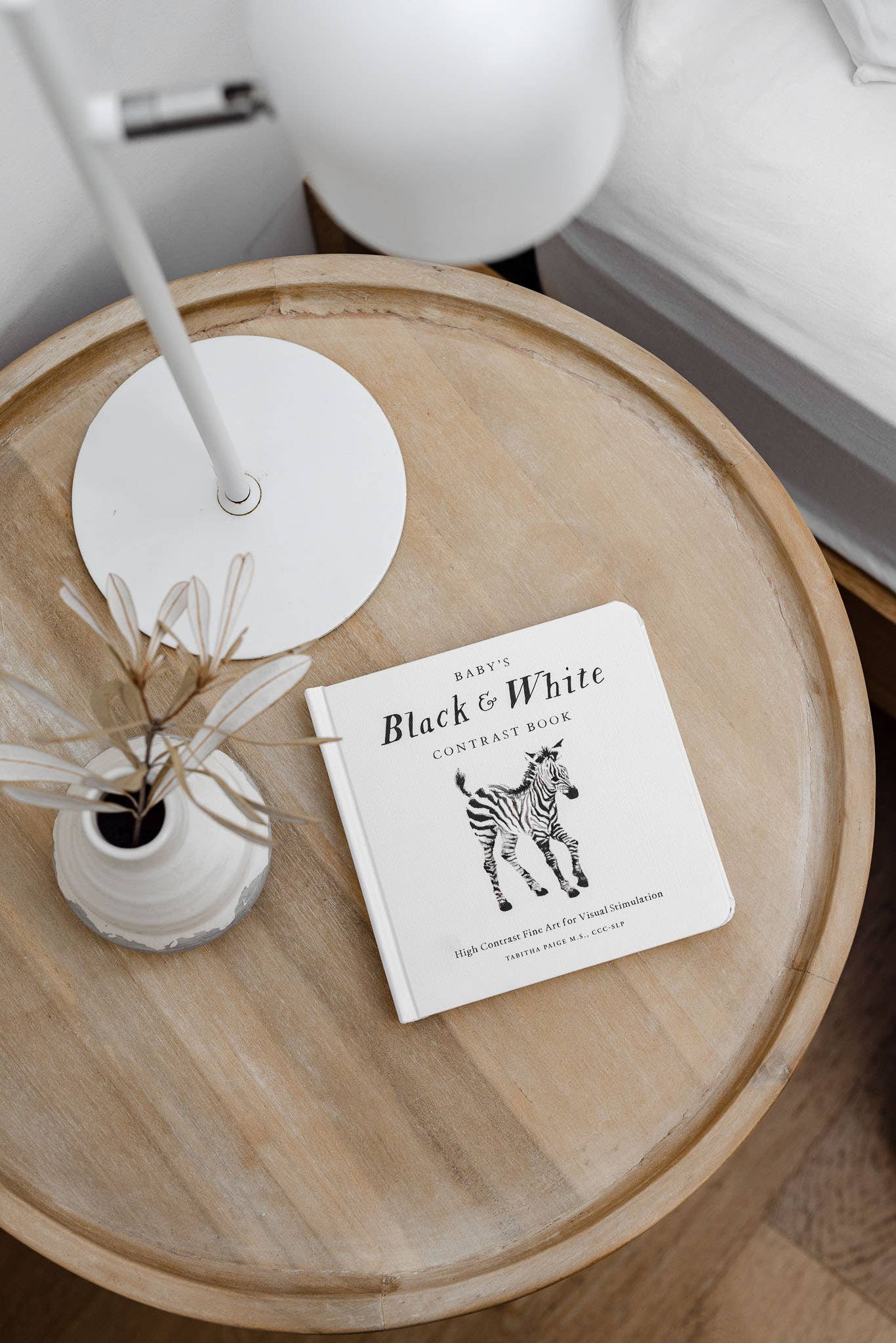 Paige Tate & Co. - Black and White Contrast Book