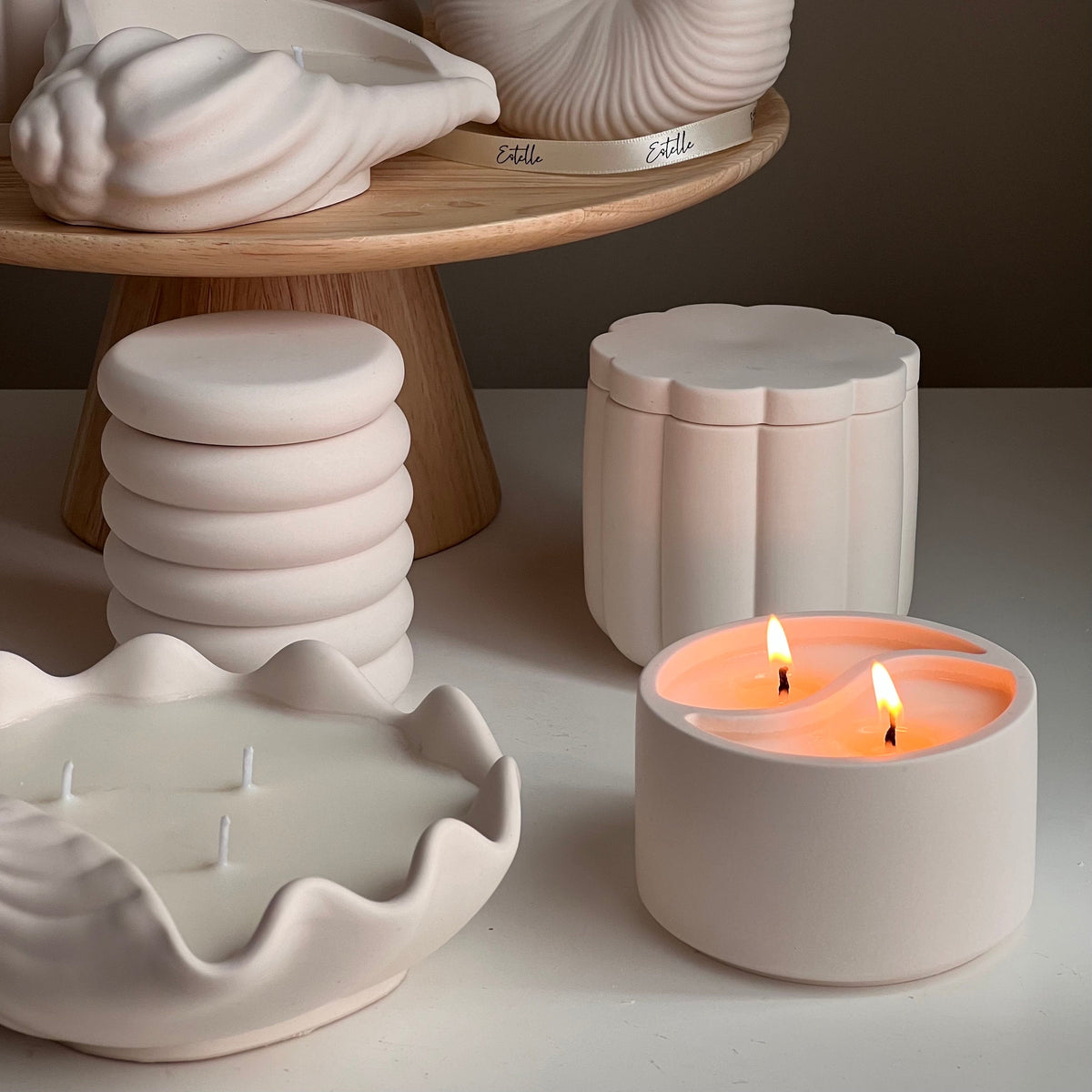 Handmade Flower Soy Wax Candle in Jesmonite Flower Jar with Wood Wick
